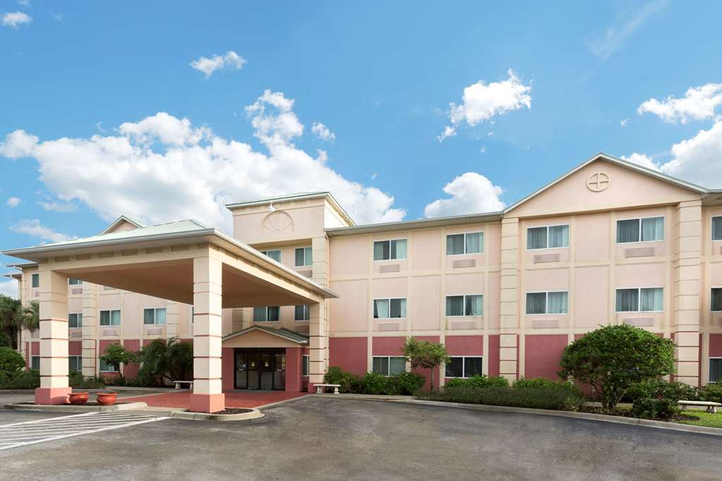 Holiday Inn Express - Naples South - I-75, An Ihg Hotel Exterior photo